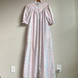 Vintage Gilligan & O'Malley Pastel Snap Front Cottagecore Robe Nightgown sz M